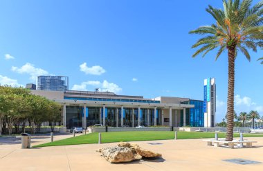 St Petersburg, Florida - 2 Eylül: Dış Salvador Dali Müzesi 02 Eylül 2014, St. Petersburg, Fl. Müzenin en büyük collection Salvador Dali'nin eserleri dünyanın vardır.