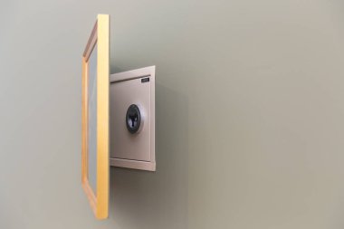 Duvar Kasası boya ile kopya alanı üzerinde gizli