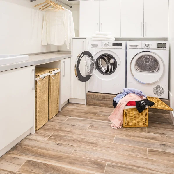 Laundry Room Basket Dirty Clothes — Stock Photo, Image