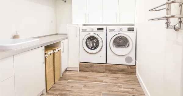 Çamaşır Odasında Modern Tarzı — Stok fotoğraf