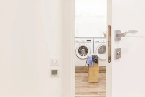 View Door Laundry Room Basket Washing Machine — Stock Photo, Image