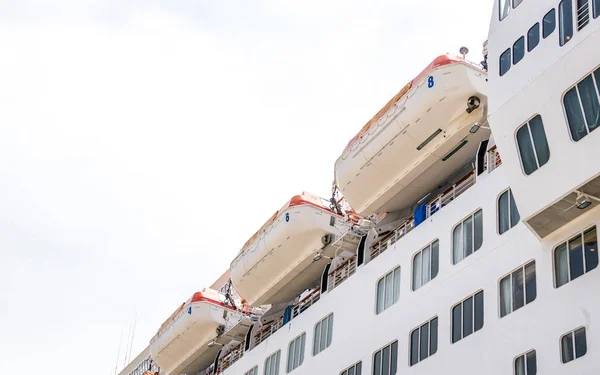 Crucero Con Botes Salvavidas — Foto de Stock