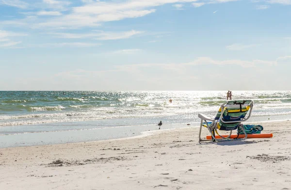 Landschap Van Zee Strand Met Stoel Tas — Stockfoto