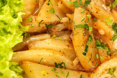 otlar ile kızarmış patates