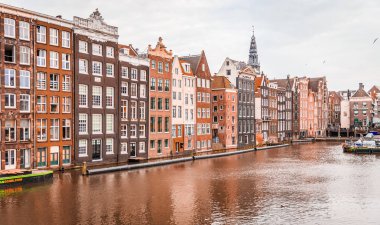 Amsterdam, Hollanda - 15 Mart: Cana ile şehrin sokaklarında