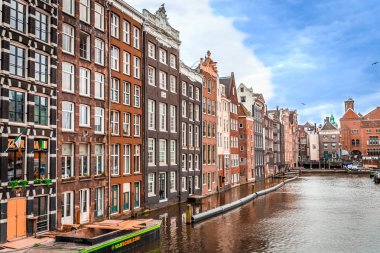 Amsterdam, Hollanda - 15 Mart: Cana ile şehrin sokaklarında