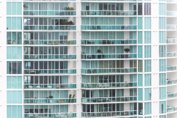 Luxury appartment building in Miami Florida USA — Stock Photo, Image