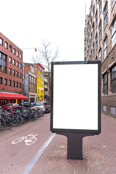 Cartelera Blanco Una Carretera Ciudad Europea — Foto de Stock