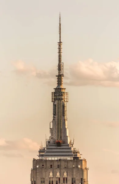 New york, Usa - May 17, 2019: The top of Empire State Building in New York — стокове фото