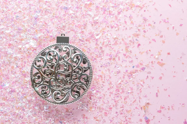 Vintage christmas tree decoration on pink glitter background. Minimal Christmas concept. Happy New Year. Flat lay, top view, copy space — Stock Photo, Image