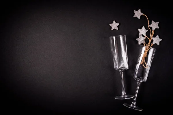 Dos vasos con decoración de alquitrán de madera con cuerda, laico plano, concepto de celebración — Foto de Stock