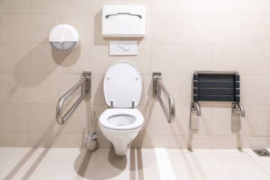 Özel donanımlı engelliler için umumi tuvalet