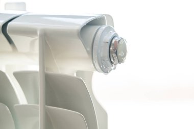 Isıtma kaloriferinden su sızıyor.