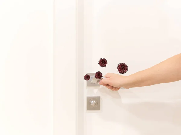 문 손잡이에 있는 코로나 바이러스 세포, 바이러스 개념 — 스톡 사진