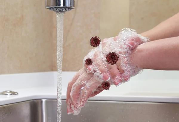 Πλένεις χέρια με ιούς τριγύρω. γυναίκα ξέπλυμα σαπούνι με τρεχούμενο νερό στο νεροχύτη, Coronavirus 2019-ncov πρόληψη της υγιεινής των χεριών. Corona Virus covid-19 πανδημία προστασία από τον καθαρισμό των χεριών συχνά. — Φωτογραφία Αρχείου