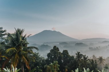yanardağ Bali Agung muhteşem manzaralı muhteşem gündoğumu