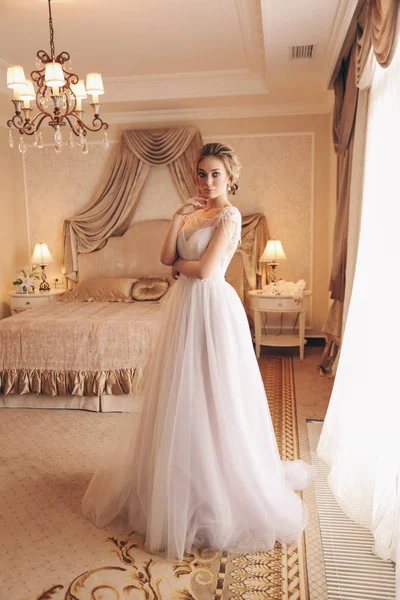 Fashion Interior Photo Beautiful Woman Blond Hair Luxurious Wedding Dress — Stock Photo, Image