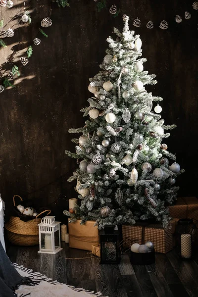 Belos detalhes de Natal no quarto decorado — Fotografia de Stock