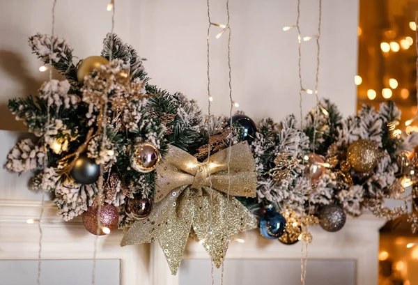 Belos detalhes de Natal no quarto decorado — Fotografia de Stock