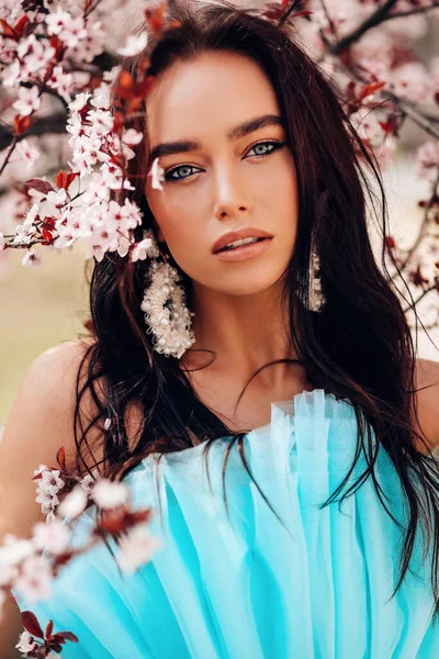 Moda Foto Livre Mulher Bonita Com Cabelo Escuro Vestido Elegante — Fotografia de Stock