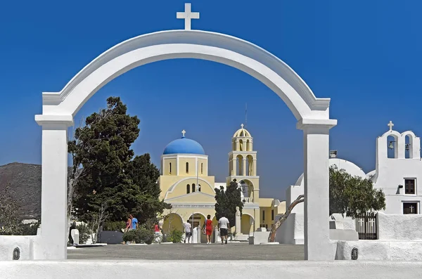 A church in Oia, Santorini in Greece — Stock Photo, Image