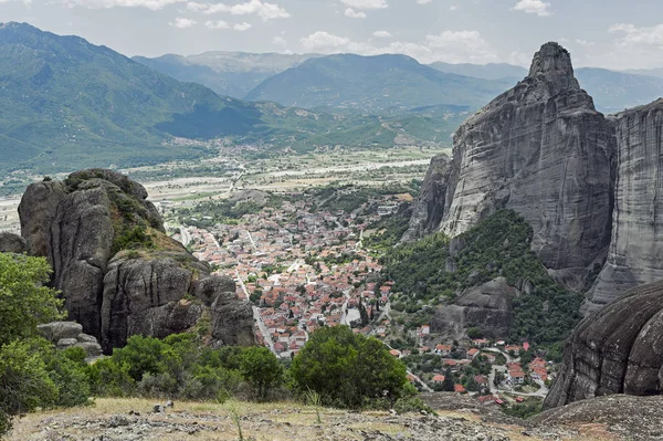 The view to Kalambaka town in Greece — Stock Photo, Image