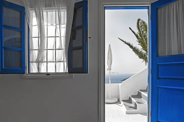 Salida a una terraza con vistas a la caldera, Imerovigli, Santorini, Grecia —  Fotos de Stock