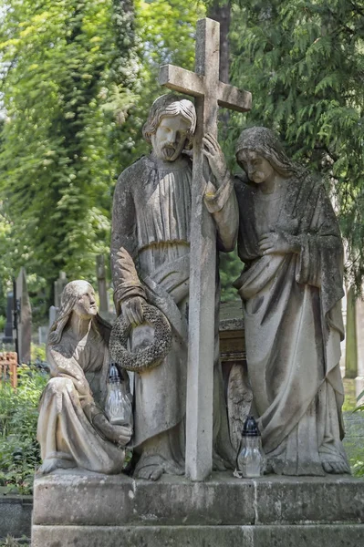Socha Krista Nesoucí Kříž Zdobení Lychakiv Cemetery Lvově Ukrajina — Stock fotografie