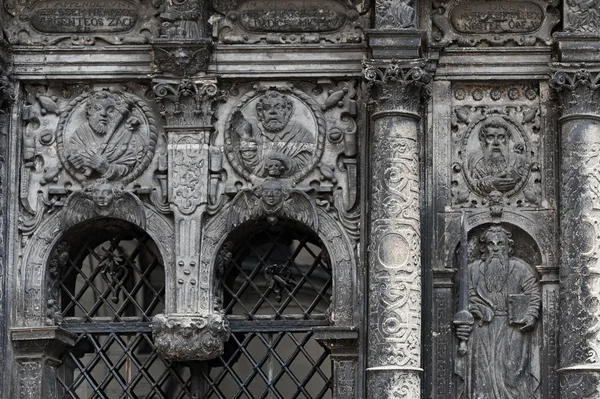 博伊姆教堂的门面细节在6月18日在乌克兰的利沃夫 — 图库照片