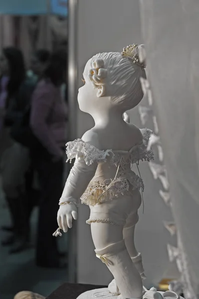 乌克兰基辅 2012年10月13日 睡衣公主 浓汤瓷 Ooak 收藏娃娃在时尚娃娃 国际展览在2012年10月13日在基辅 乌克兰 — 图库照片