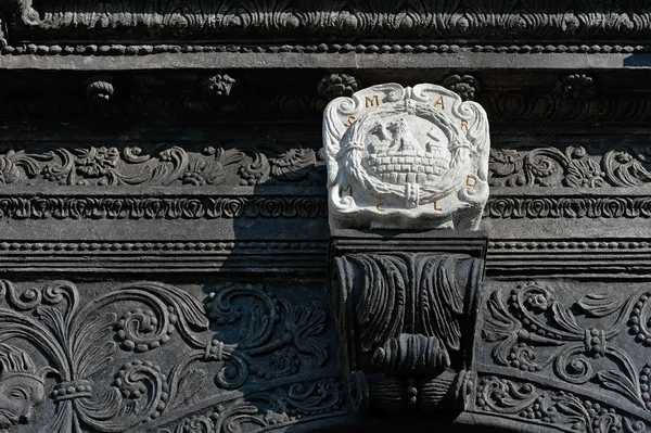 Fragmento Kamennitsa Negro Antiguo Edificio Lviv Ucrania — Foto de Stock
