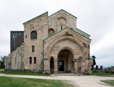 Kutaisi, Georgia 'daki Bagrati Katedrali' nin ön manzarası