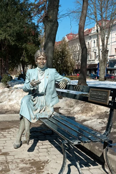 Estatua Llamada Chance Meeting Parque Central Ternopil Ucrania —  Fotos de Stock