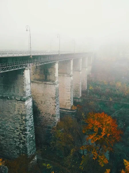 Most Starego Miasta Nad Kanionem Nudny Mglisty Dzień Kamenets Podolsky — Zdjęcie stockowe