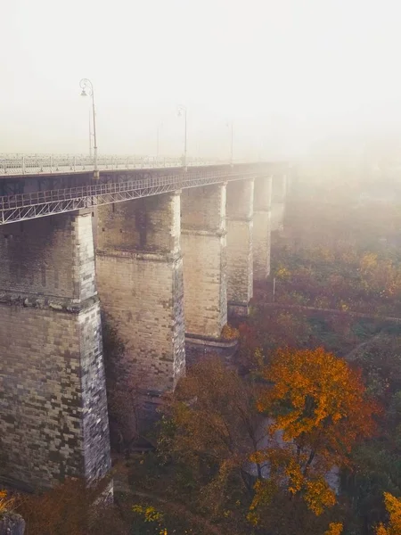 Most Starego Miasta Nad Kanionem Nudny Mglisty Dzień Kamenets Podolsky — Zdjęcie stockowe