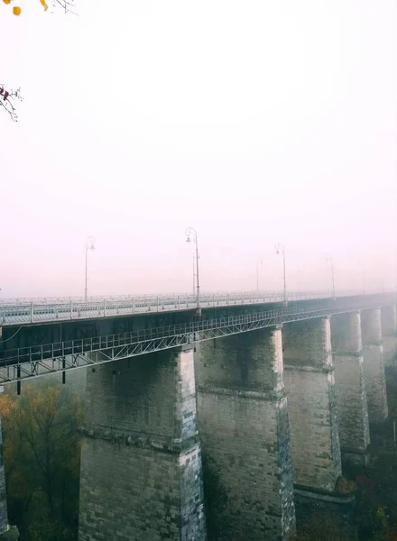 Die Brücke Zur Altstadt Über Die Schlucht Einem Trüben Nebligen — Stockfoto