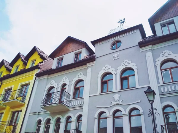 Vista Las Fachadas Los Edificios Estilo Edad Media Casco Antiguo — Foto de Stock