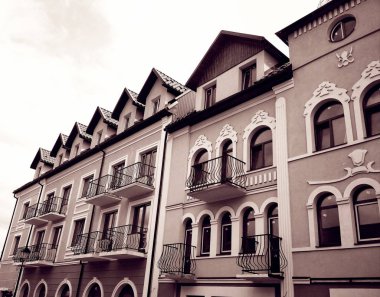 Orta Çağ, Eski Şehir, Kamenets-Podolsky, Ukrayna tarzında binaların cephelerinin görüntüsü 