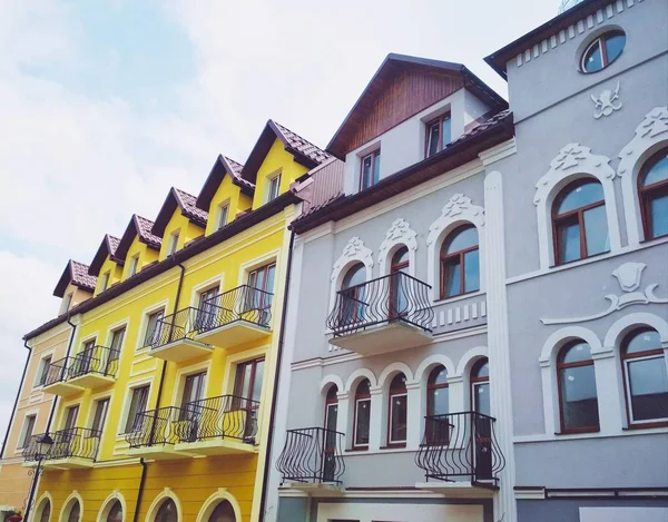 Vista Las Fachadas Los Edificios Estilo Edad Media Casco Antiguo — Foto de Stock