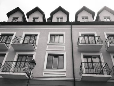Orta Çağ, Eski Şehir, Kamenets-Podolsky, Ukrayna tarzında binaların cephelerinin görüntüsü 