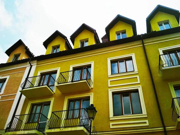 Vista Las Fachadas Los Edificios Estilo Edad Media Casco Antiguo — Foto de Stock