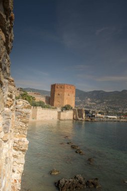 Kizil Kule 'nin yakınındaki antik tersanenin manzarası
