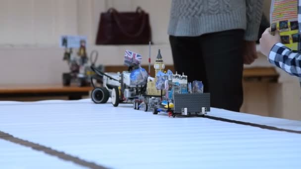 Презентация проекта в области робототехники — стоковое видео