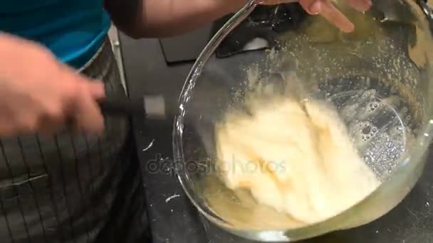 Timelapse de huevos batidos con azúcar — Vídeos de Stock