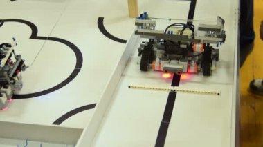Robotlar zorlu çocuklar
