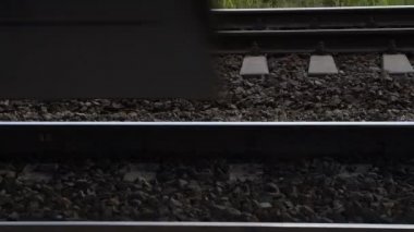 Tren hızlı hareketli tekerlekleri