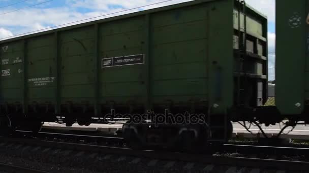 Tren de mercancías en movimiento — Vídeos de Stock