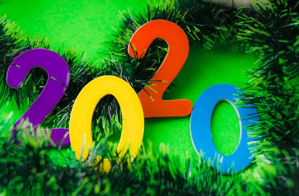 Yeni yılın 2020 numarası ve tatil süslemesi 