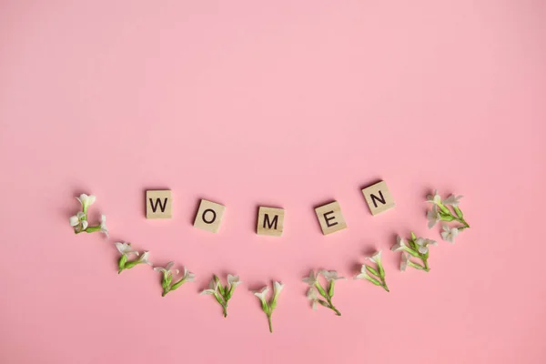 Top View Nők Betűzött Blokkok Rózsaszín Háttér Szerelem Március Ajándék — Stock Fotó
