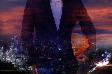 İş geliştirme kavramı olarak şehir ve işadamlarının çifte teşhir edilmesi.